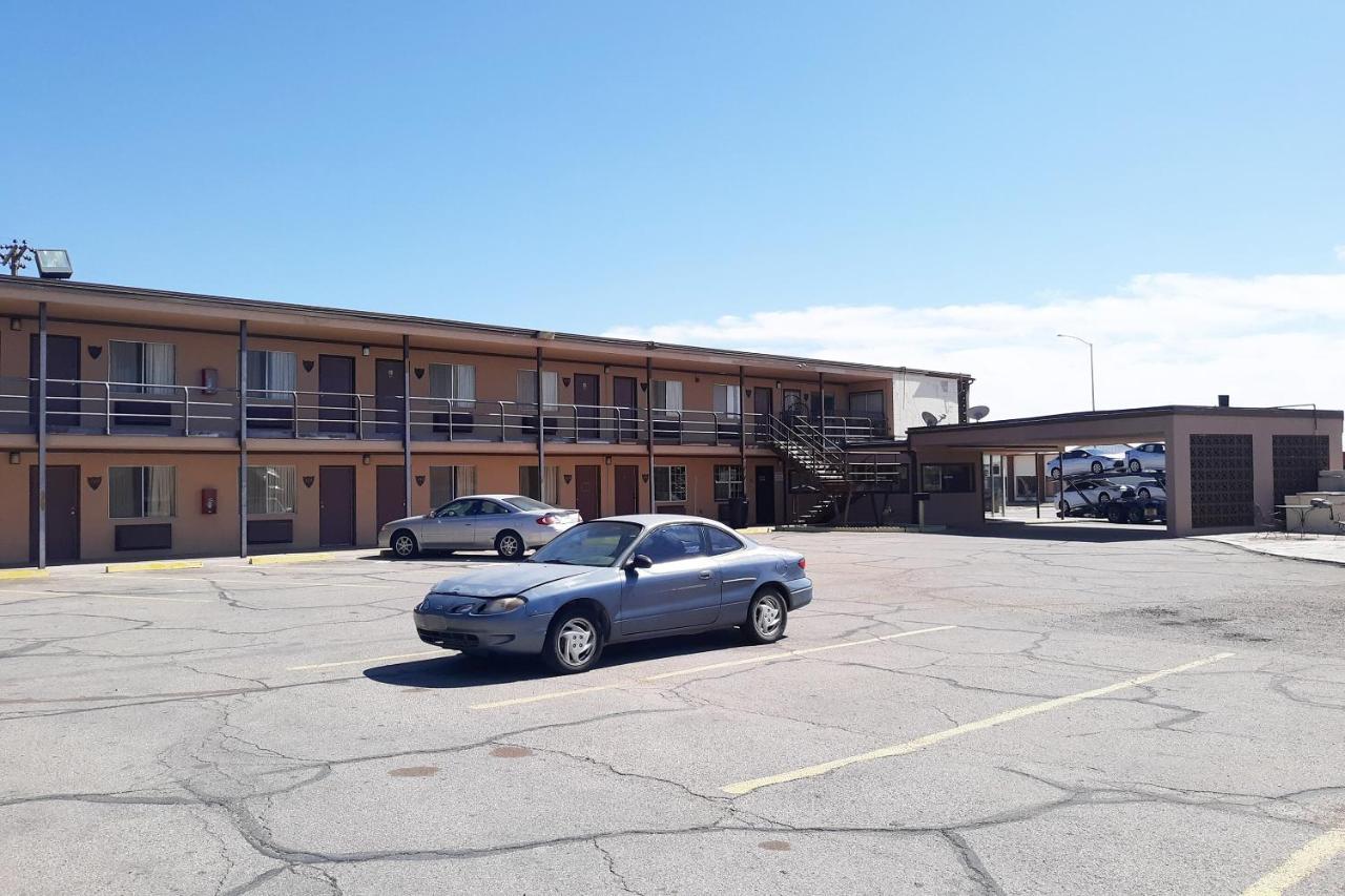 Oyo Hotel Kings At Clovis Exterior foto